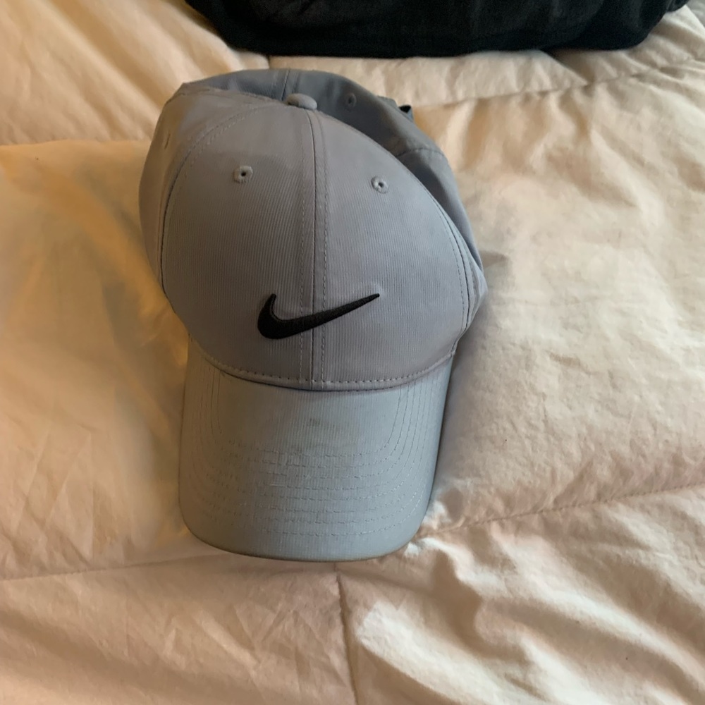 Used Nike strap back hat